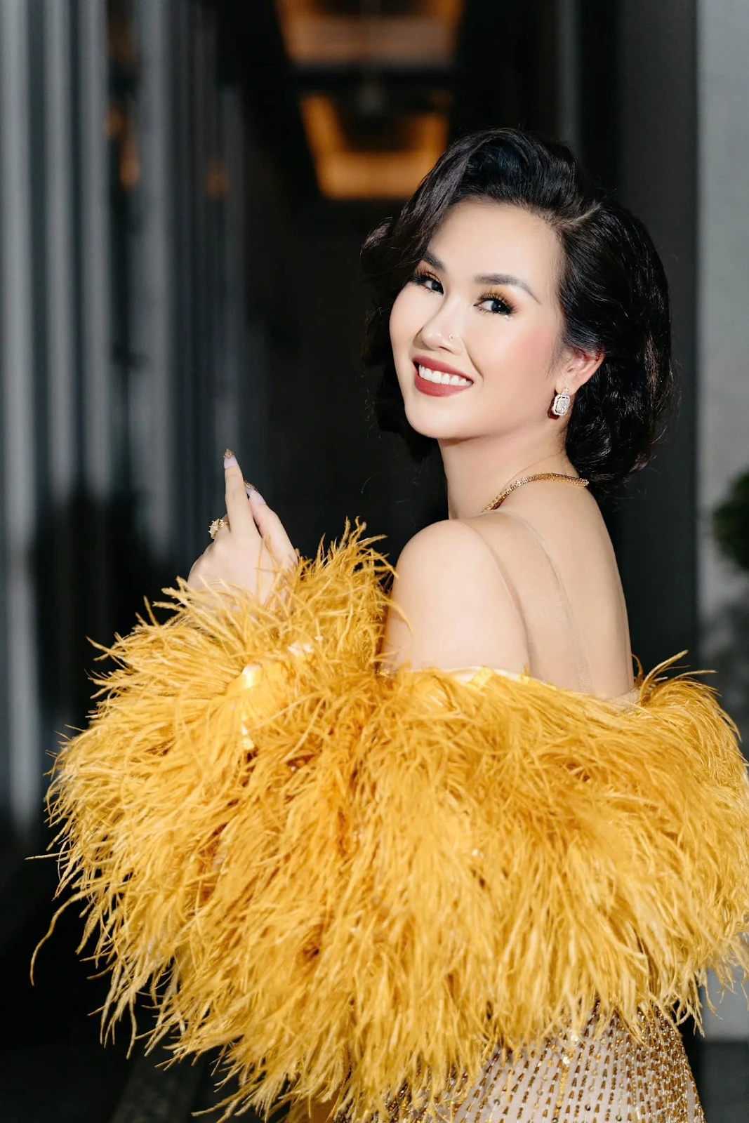 Võ Hạ Trâm: Tiêu biểu ca sĩ phái thực lực, chồng Ấn cưng hết mực, tặng kim cương - Hình 1