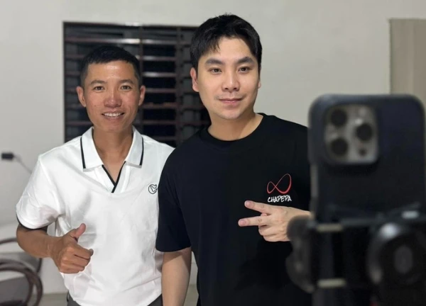 Team Châu Phi livestream trở lại, dân tình đổ xô hỏi Quang Linh đâu rồi? - Hình 1