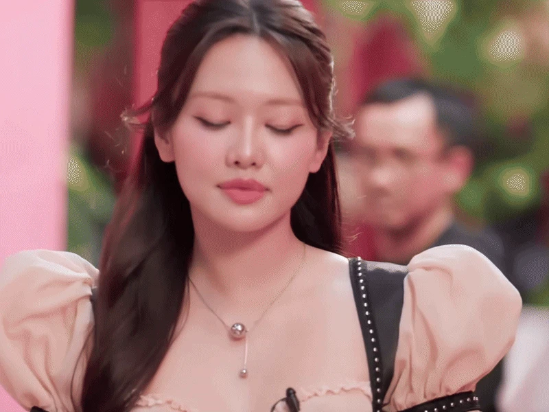 1 Em xinh đăng đàn, khui bị ép làm điều chấn động giữa phố, cái kết bất ngờ - Hình 4
