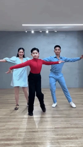 Con trai Khánh Thi thay đổi kỳ lạ, bố mẹ bất lực thấy rõ, CĐM khuyên 1 điều - Hình 2
