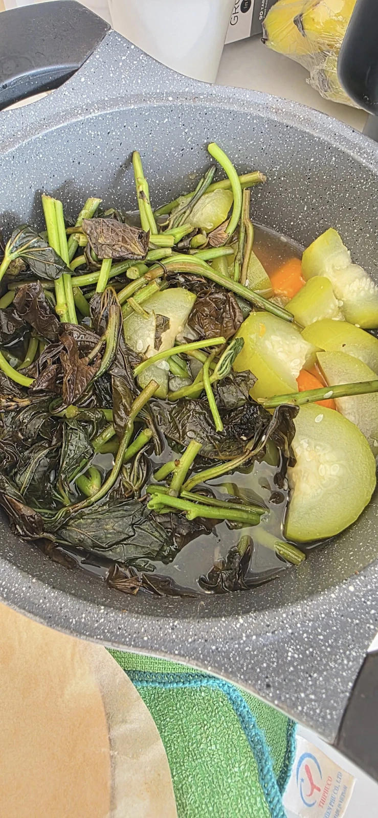 HHen Niê khoe được chồng tẩm bổ, CĐM tá hỏa khi thấy món ăn, thắc mắc 1 điều - Hình 3