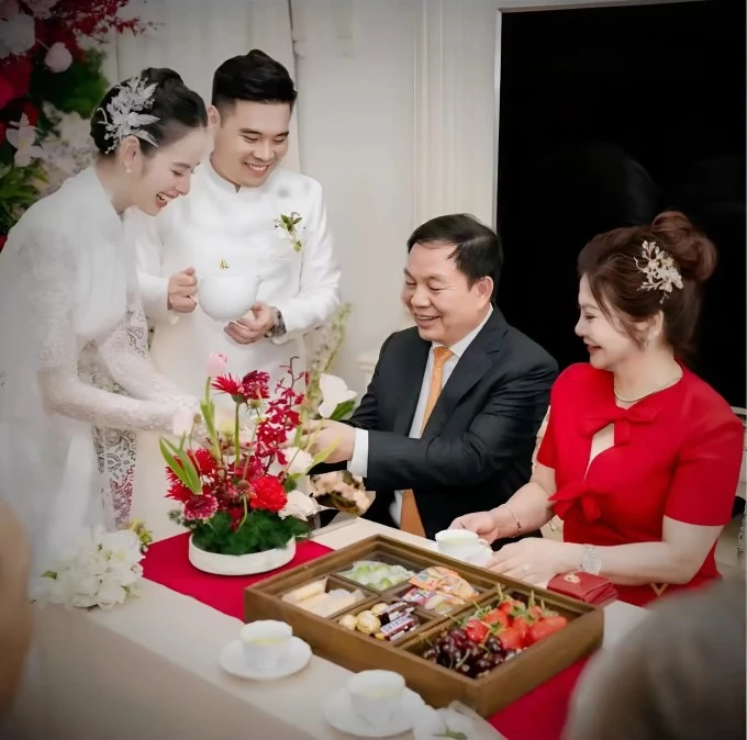 Con trai Chủ tịch Viettel cưới vợ là người showbiz, giống cậu 3 nhà Vin 1 điều - Hình 1