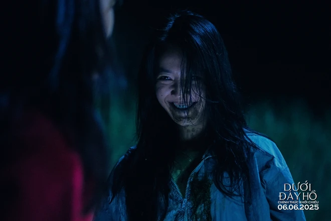 The flat Stone Lake, a place that preserves youth so much that it is terrifying on the big screen? - Photo 5