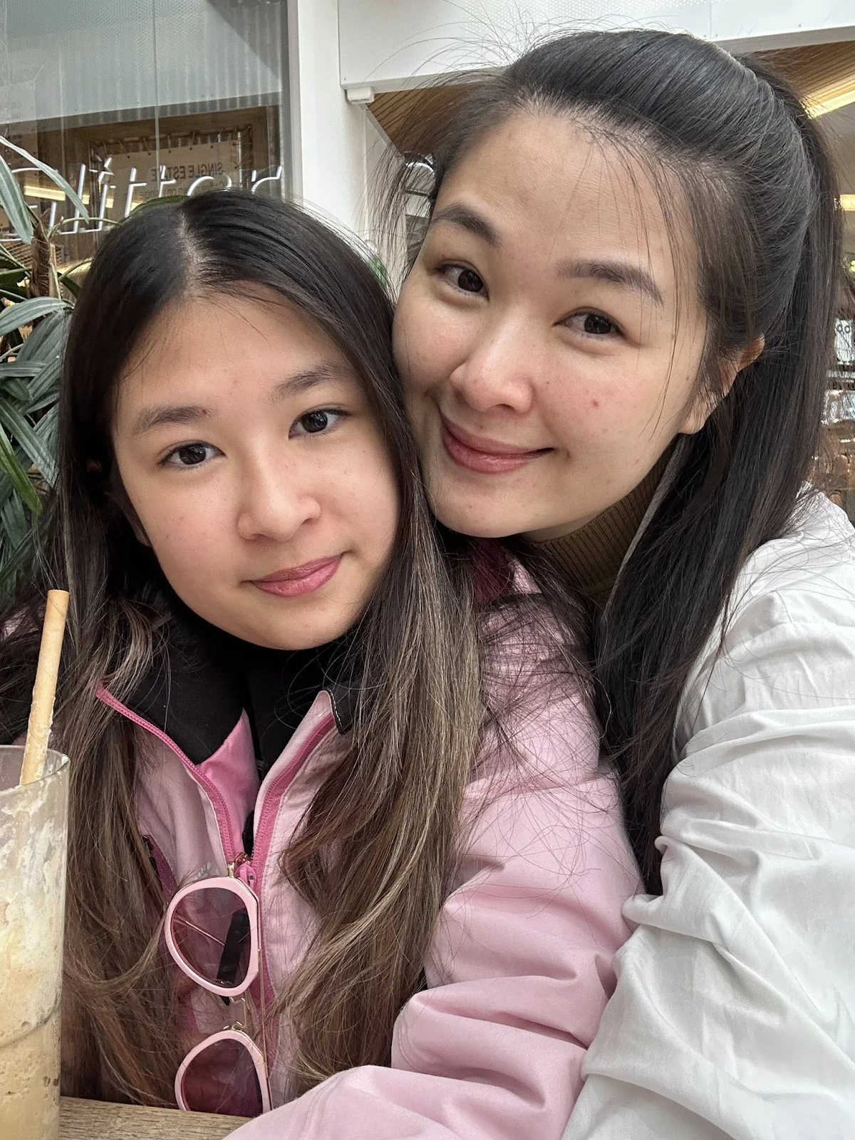 Huy Khanh met his ex-wife again, his attitude of ignoring and desperately deleting it from the frame? - Photo 4