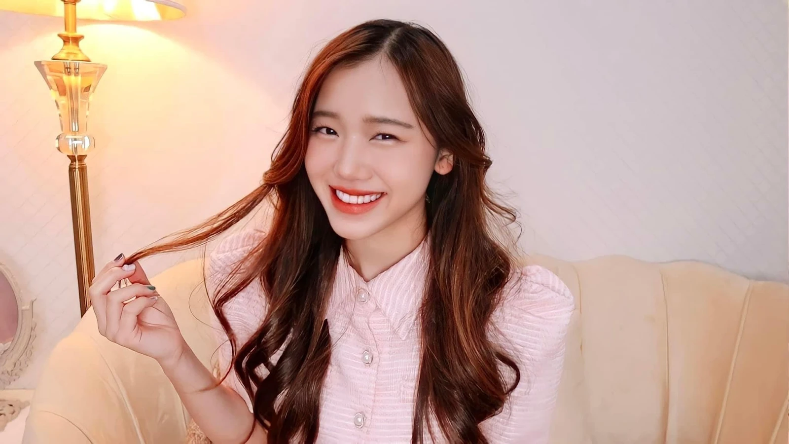 Meichan: Nàng thơ du học sinh bị dính ồn ào tay ba, có profile khủng thế nào? - Hình 9
