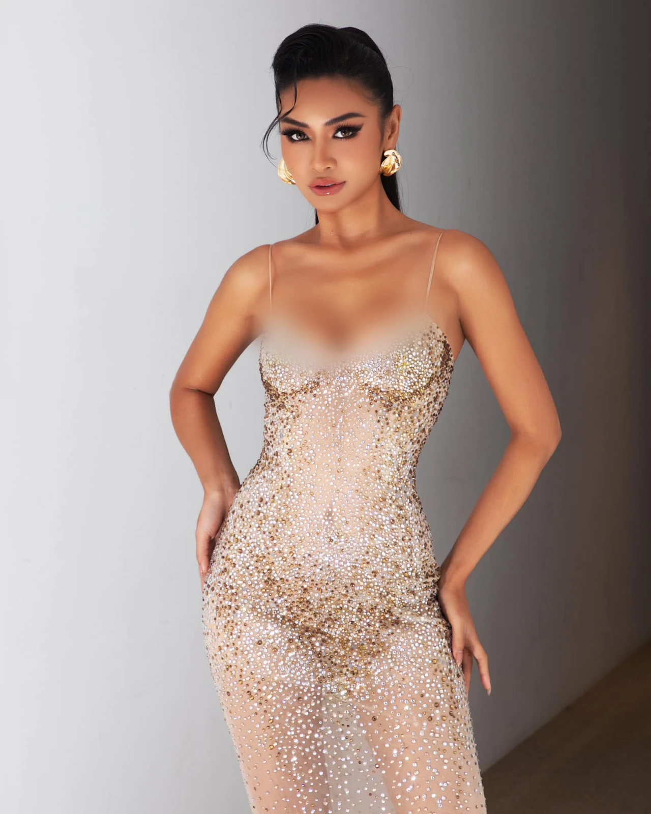Mook Karnruethai Tassabut: Miss Cosmo runner-up, great education, used to work as a stewardess - Photo 6