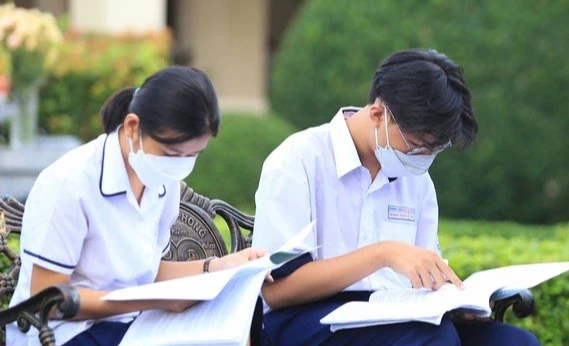 TPHCM: Thí sinh khóc nức nở vì nhớ nhầm giờ thi, bỏ lỡ kỳ thi tuyển sinh lớp 10 - Hình 4