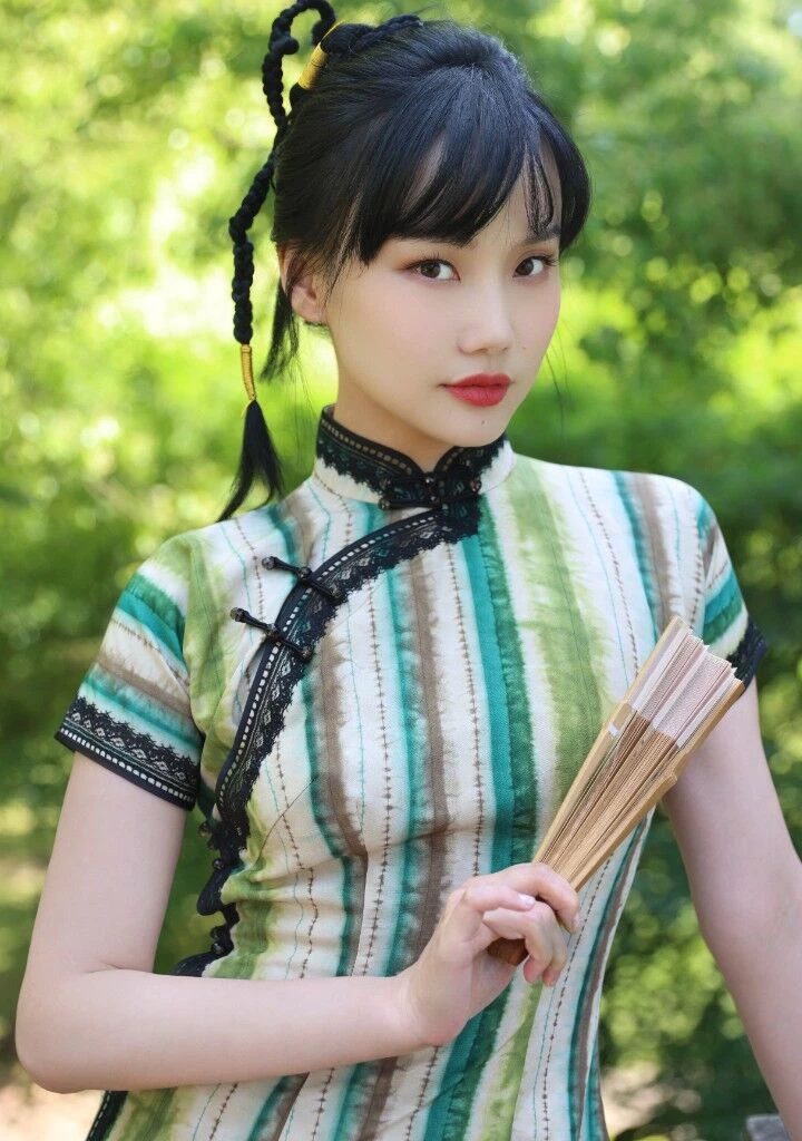 Hoàng Linh: Ma Vương làng nhạc, bị Phương Mỹ Chi đánh bại tại Sing! Asia - Hình 10