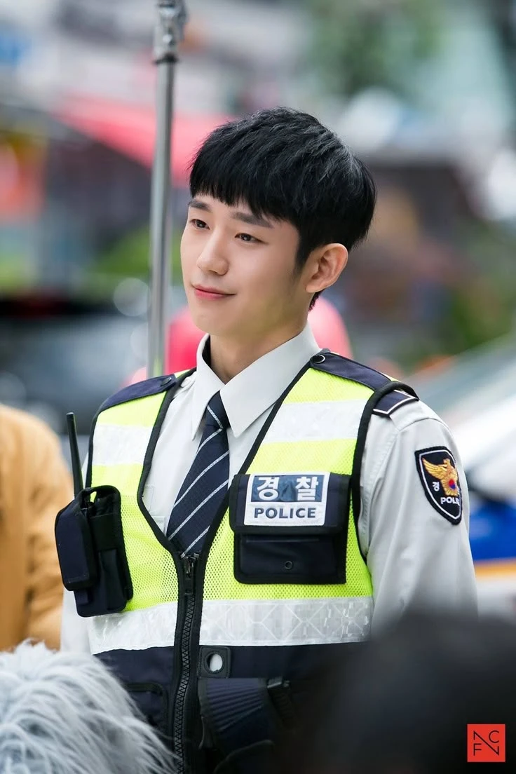 Jung Hae In tài tử phim Love Next Door, lộ gia thế và khối tài sản kếch xù - Hình 5