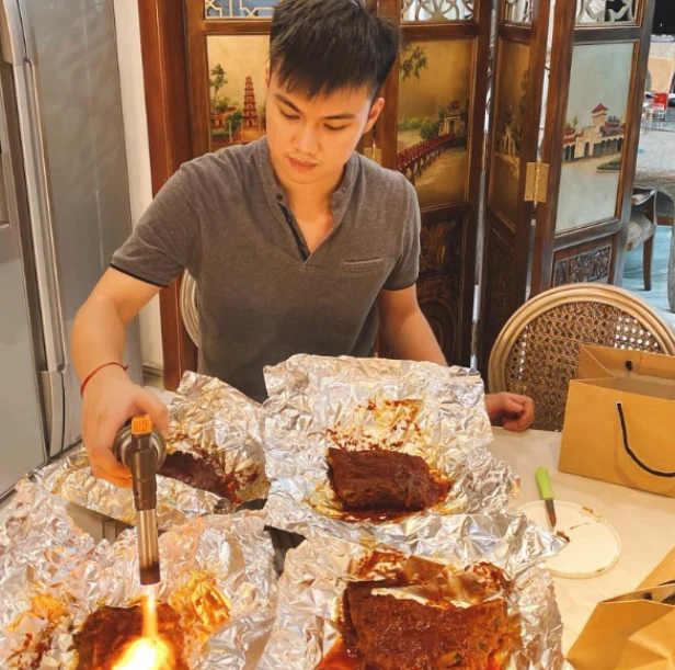 Nam Vlog hé lộ bằng chứng hẹn hò Miu Lê, gây sốc gia sản triệu đô gây choáng! - Hình 3