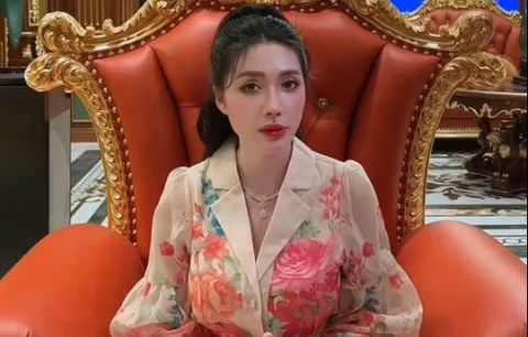 Ngân Collagen gây xôn xao khi chê Ngọc Trinh, lộ tuổi thật khiến CĐM quá sốc - Hình 7