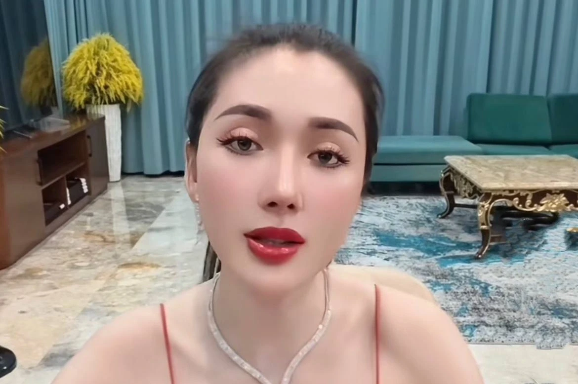 Ngân Collagen gây xôn xao khi chê Ngọc Trinh, lộ tuổi thật khiến CĐM quá sốc - Hình 3