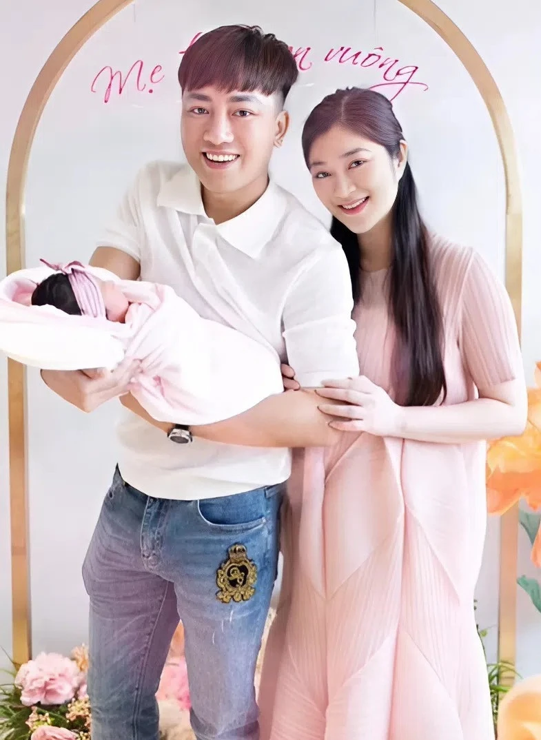 Thanh Trúc khoe đang hạnh phúc, đáp trả khi bị soi chuyện chia sẻ ảnh chồng con - Hình 3