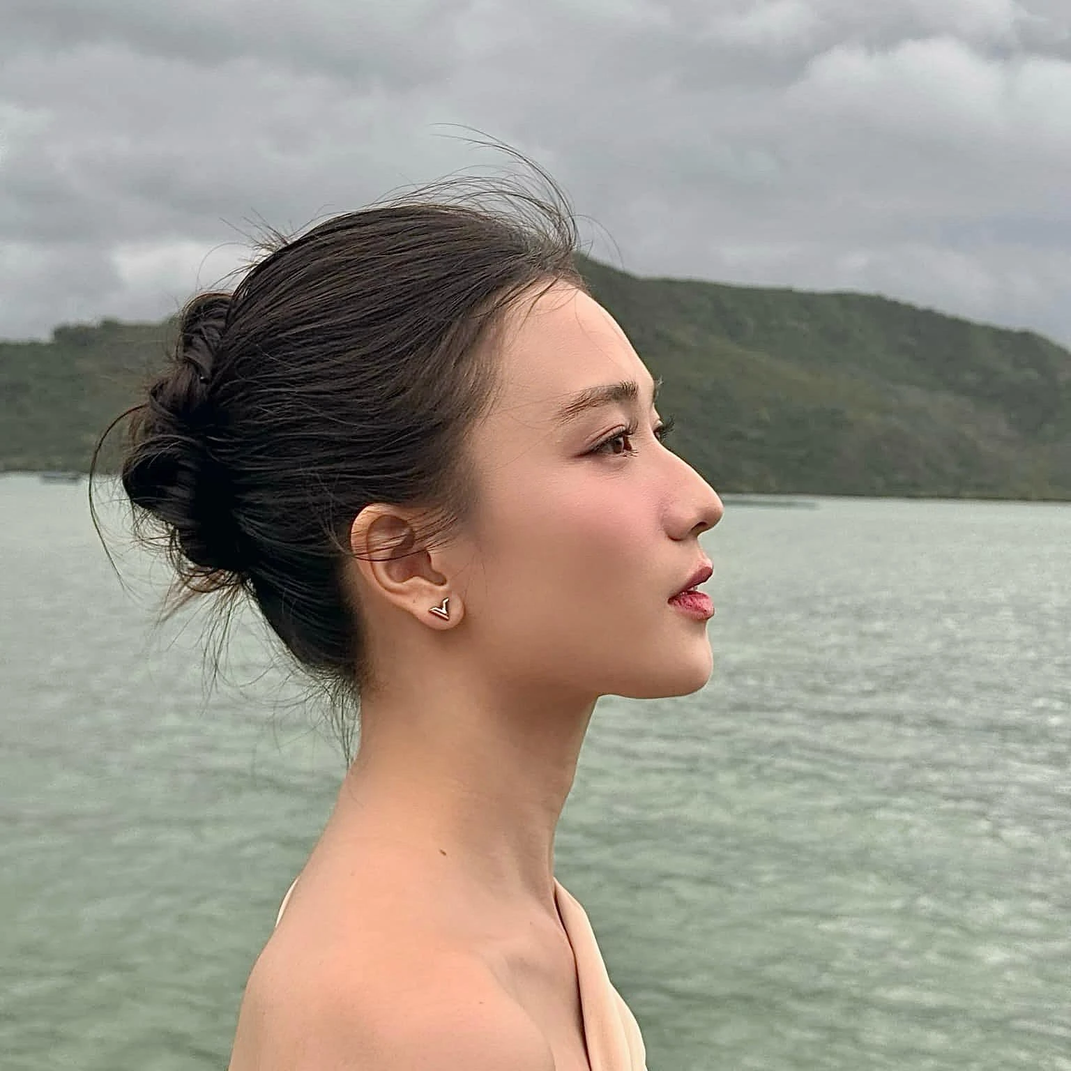 JustaTees wife faced the Em Xinh association, showing off her extremely slim figure and dramatic state - Photo 1