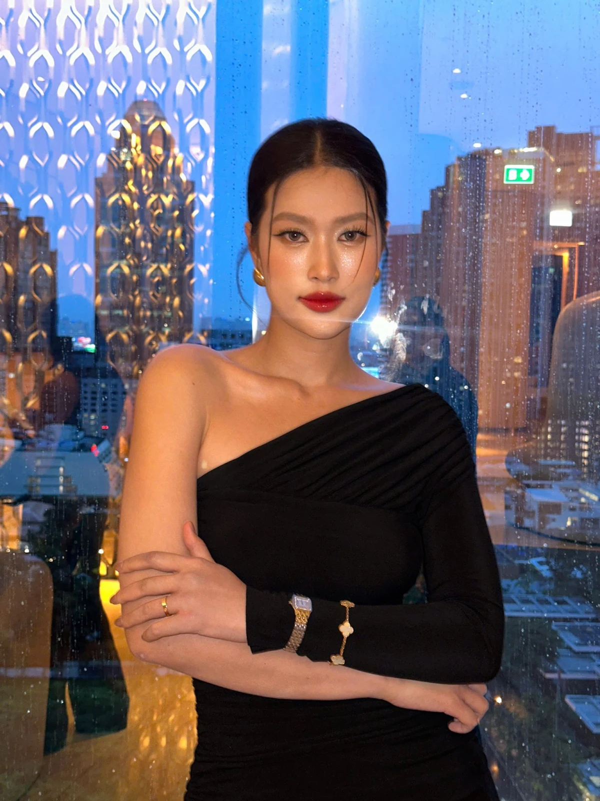 Hoa hậu Thiên Ân tỏa sáng thảm đỏ Thái Lan, lấn át đương kim Miss World 2025 - Hình 7
