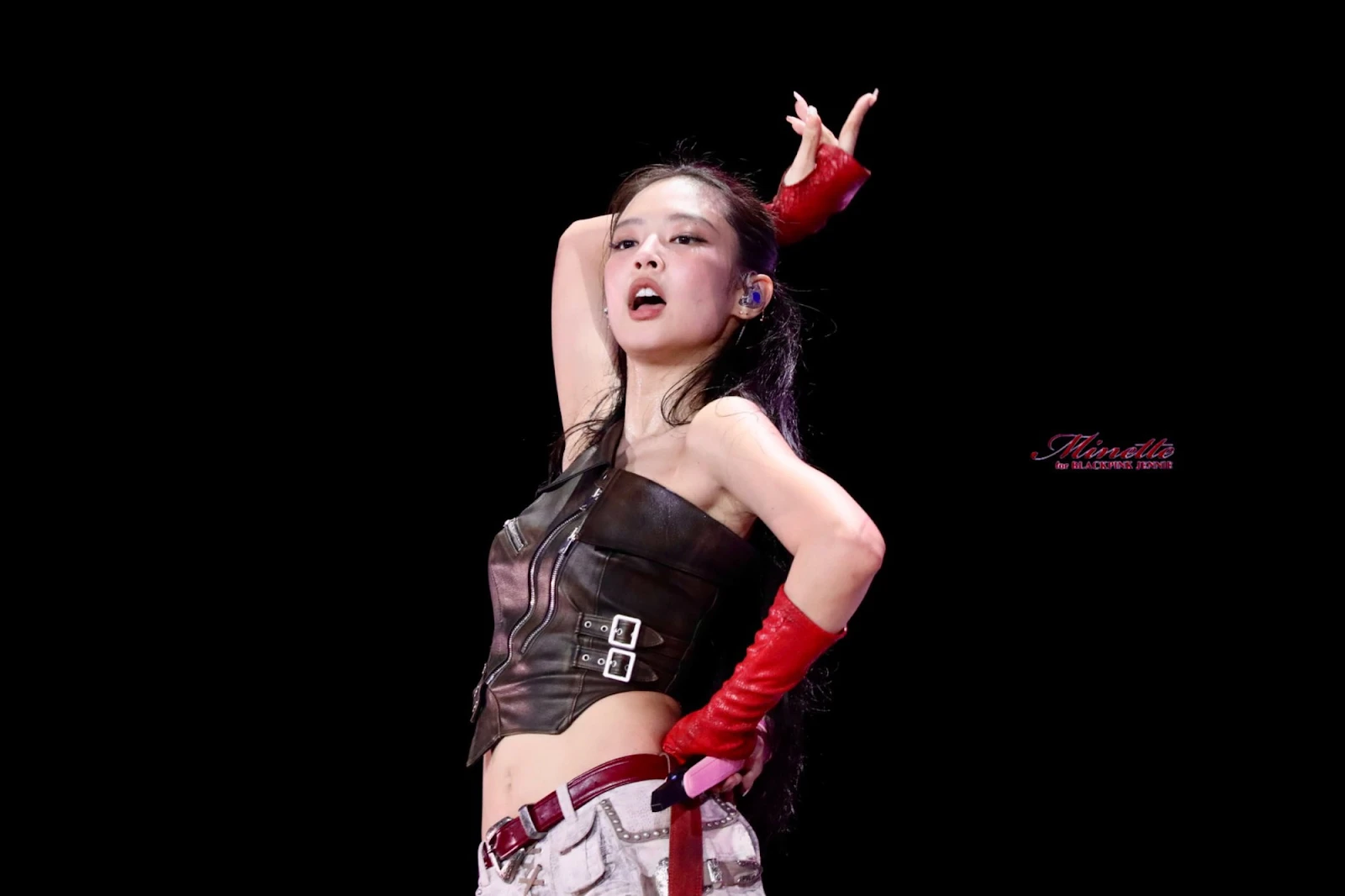 Jennie (BLACKPINK) quảng cáo tai nghe gây sốt, nhưng netizen chỉ chú ý điều này - Hình 7