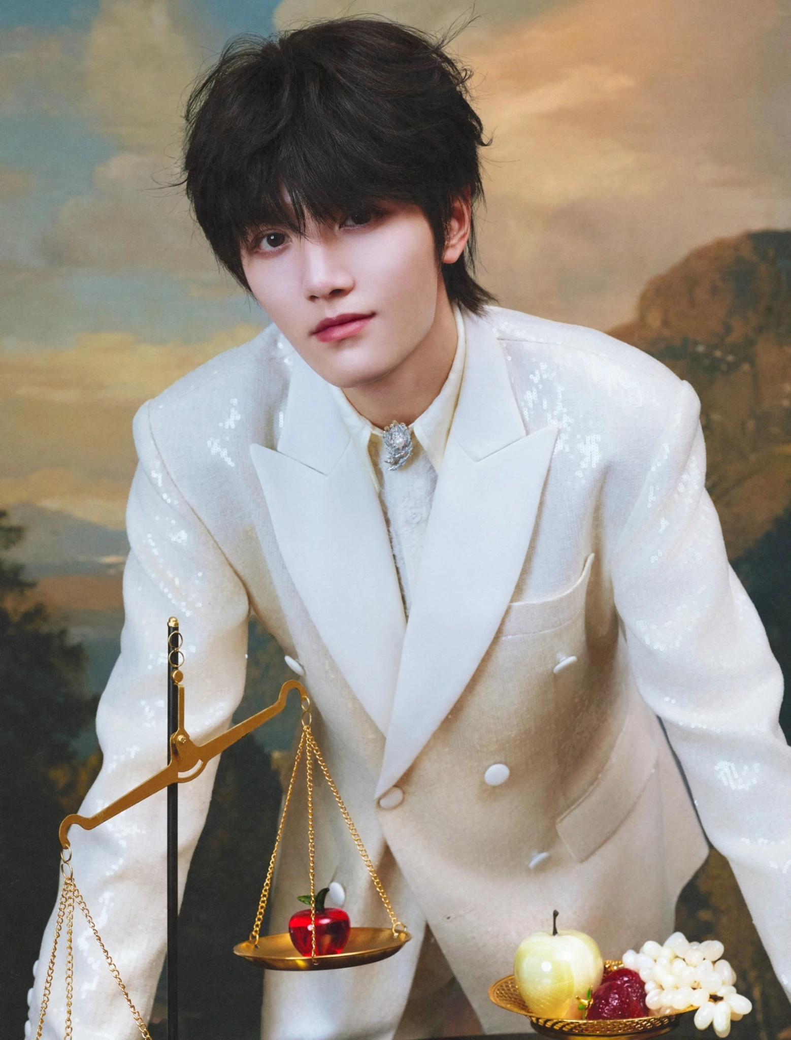 Cbiz male beauty grabbed the hair of a strange girl in the middle of the airport, knocked the phone away, the victim said shocked - Photo 1