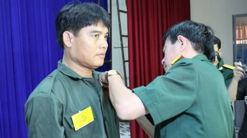 Tiểu sử hiệp sĩ đường phố vừa bị bắt Nguyễn Thanh Hải, lộ thủ đoạn lừa tinh vi - Hình 2