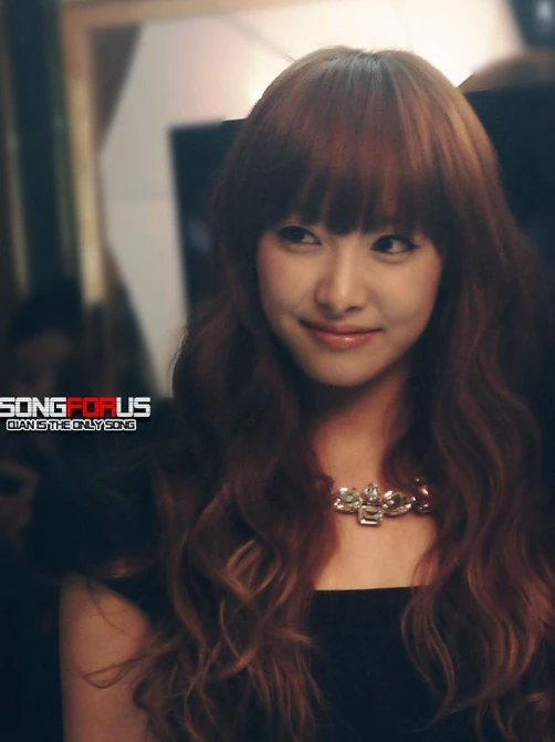 Tong Thien shocked with her aunts appearance, her beauty drowned out because of the cheesy nightgown - Photo 5