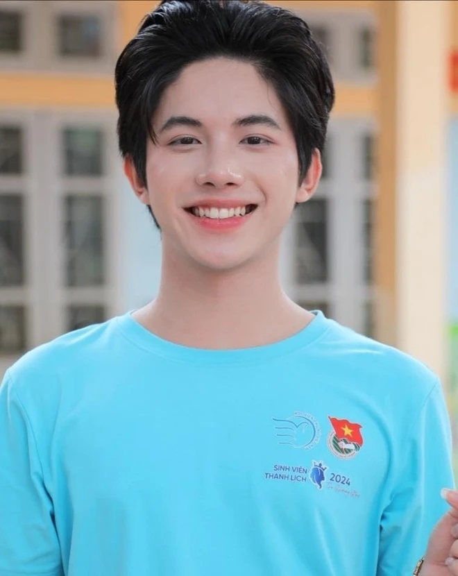 View - The handsome runner-up suddenly changed gender to female, wanted to compete in the Miss Universe contest, his parents' attitude | Hot KOLs | Life - VGT TV