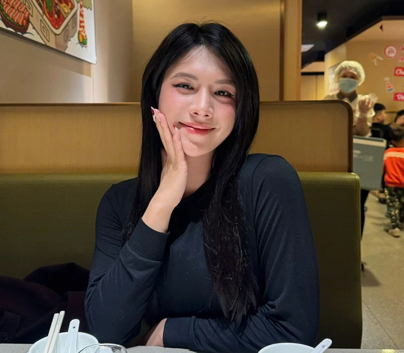 View - The handsome runner-up suddenly changed gender to female, wanted to compete in the Miss Universe contest, his parents' attitude | Hot KOLs | Life - VGT TV