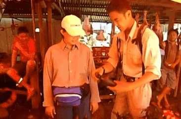 Clip Minh Đạo ăn thịt dơi gây phản cảm, khán giả đòi đuổi khỏi showbiz - Hình 2