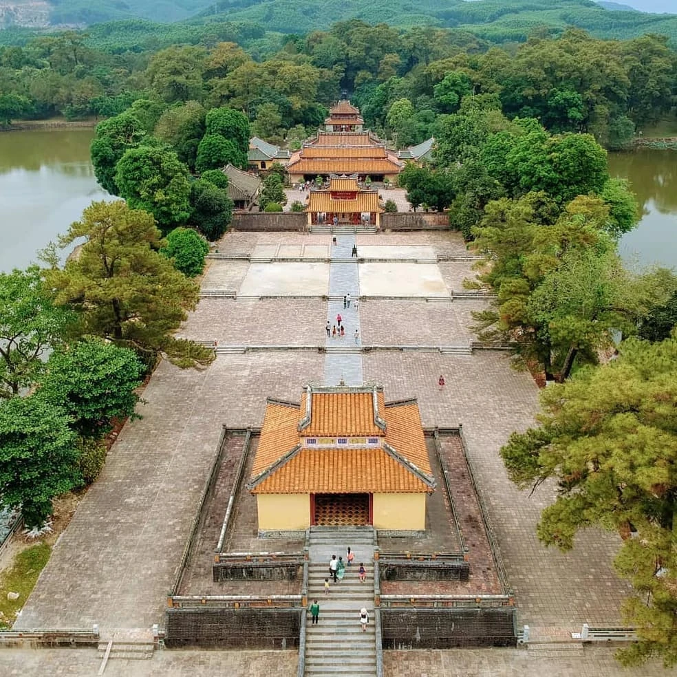 The king with the most children in Vietnamese history: 142 children, 10,000 people built tombs, compared to Qin Shi Huang? - Photo 6