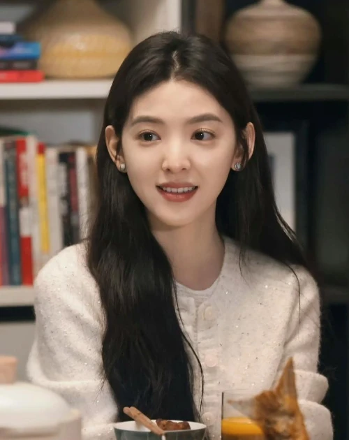 Chương Nhược Nam bị đồn yêu trai giàu sống khổ, ở nhà thuê đi rửa bát kiếm tiền? - Hình 3