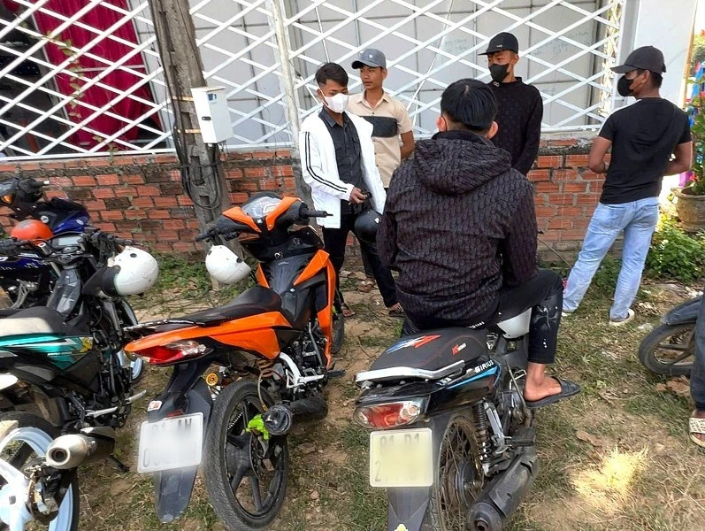 The group of Gia Lai drivers, hiding at the wedding to avoid the traffic police, received a bitter end of 101 million VND - Photo 3