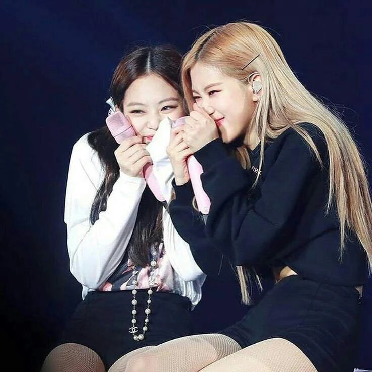 Rosé fights Jennie, ousts teammates from China, BLACKPINK is in turmoil? - Photo 1