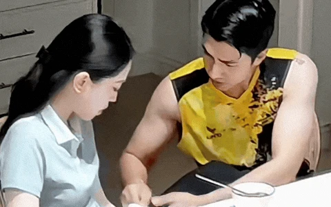 Phương Nga ăn cơm phải có chồng đút, thái độ còn cộc cằn, chồng thốt 3 chứ - Hình 3