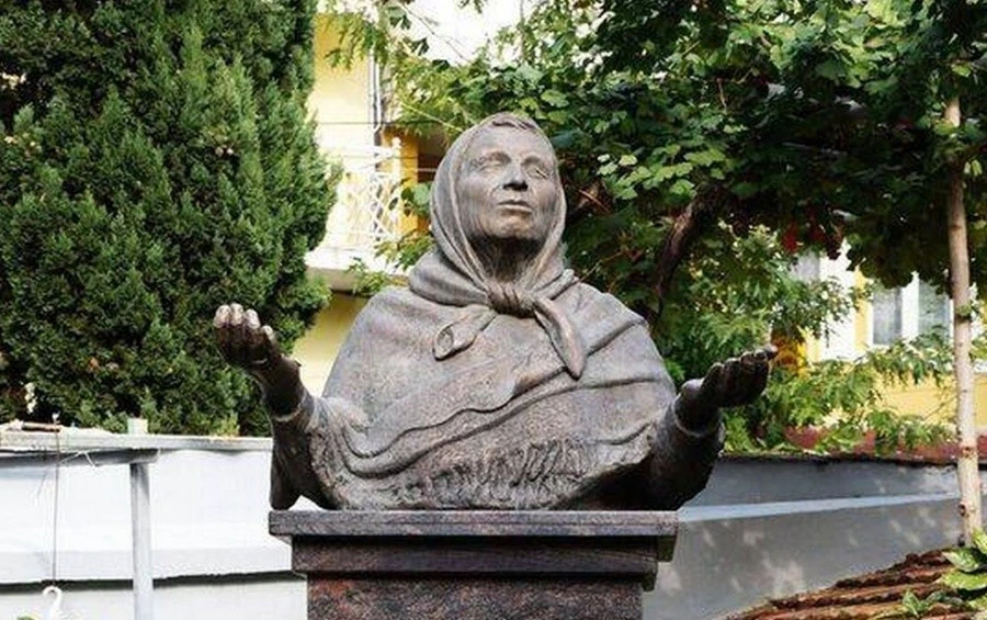 Baba Vanga: Từ cô bé mù sau đại nạn đến huyền thoại tiên tri chấn động nhân loại - Hình 5