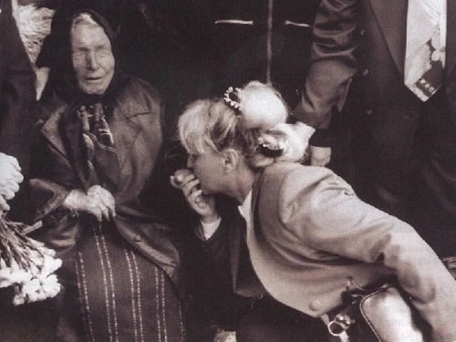Baba Vanga: Từ cô bé mù sau đại nạn đến huyền thoại tiên tri chấn động nhân loại - Hình 3