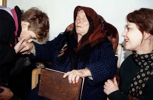 Baba Vanga: Từ cô bé mù sau đại nạn đến huyền thoại tiên tri chấn động nhân loại - Hình 1