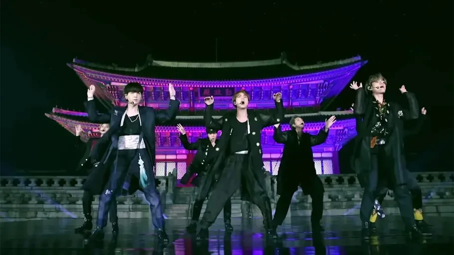 BTS tổ chức concert miễn phí, nhiều hoạt động vui chơi tạm dừng, CĐM tranh cãi - Hình 6