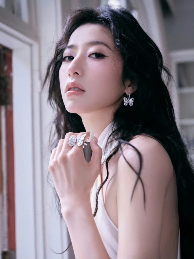 Châu Vũ Đồng mất tích giữa chiến loạn ở Iran, rò rỉ hình ảnh mới làm CĐM sốc! - Hình 5