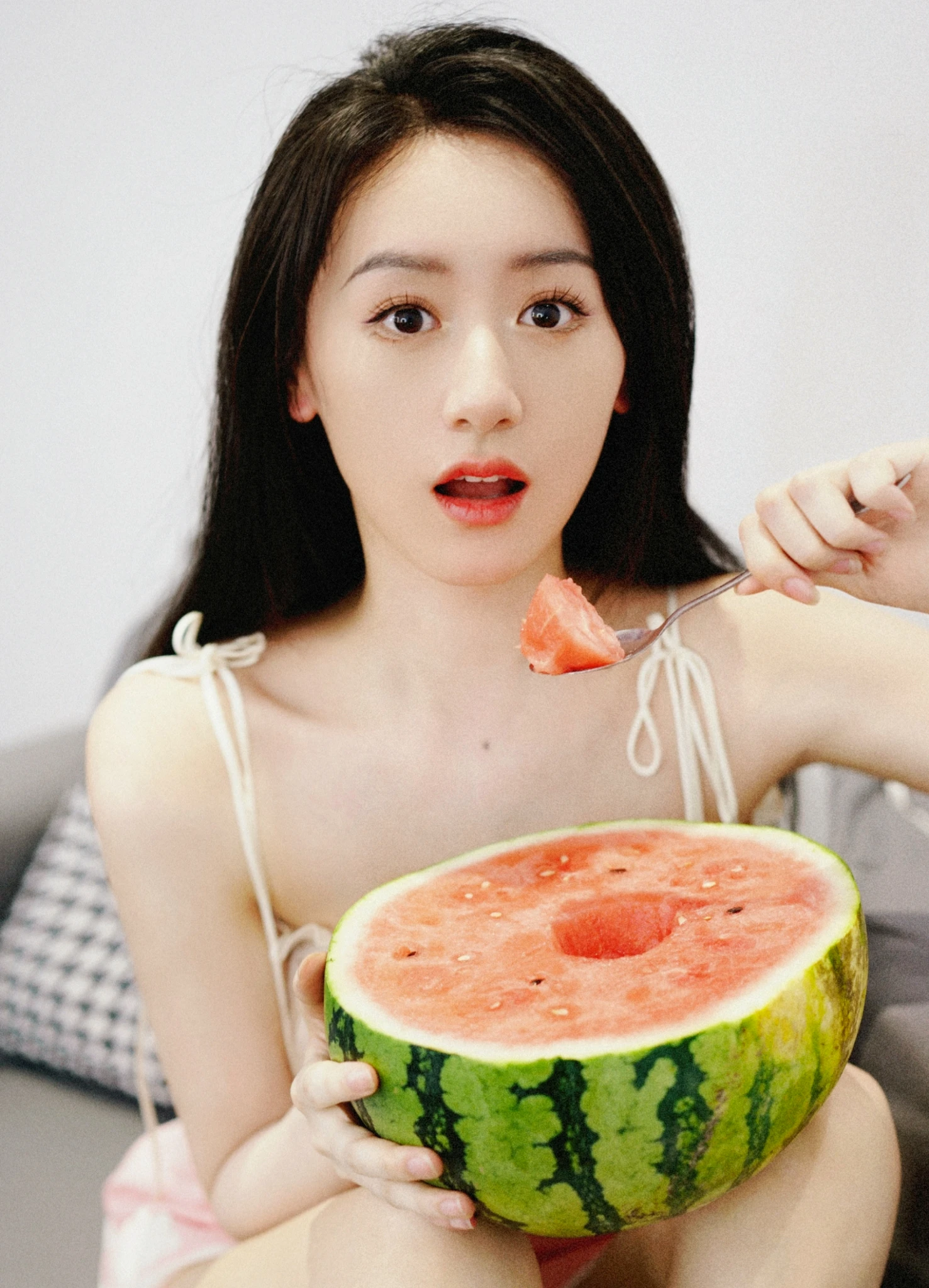 Viên Băng Nghiên bất ngờ tái xuất sau 4 năm bị cấm sóng, netizen ngán ngẩm - Hình 6