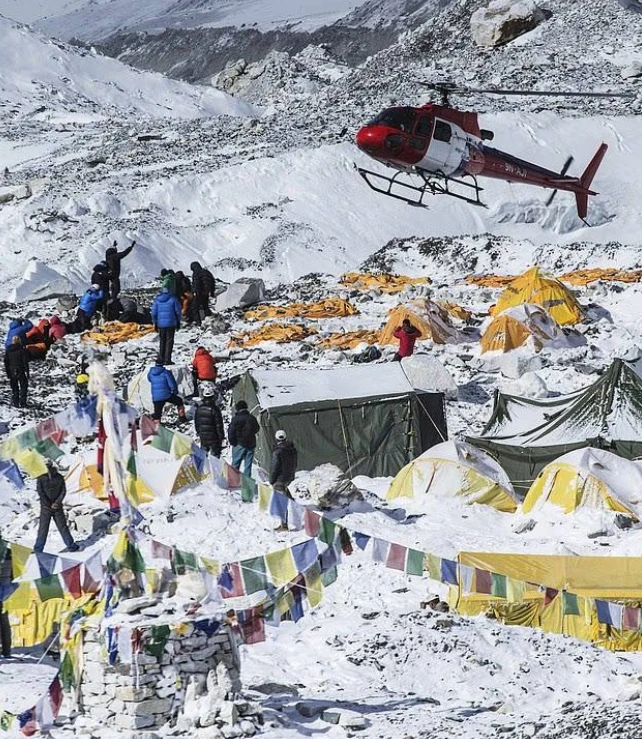 Everest lộ đường dây trục lợi 523 tỷ: Dầu độc du khách, phi công y tế tiếp tay - Hình 2