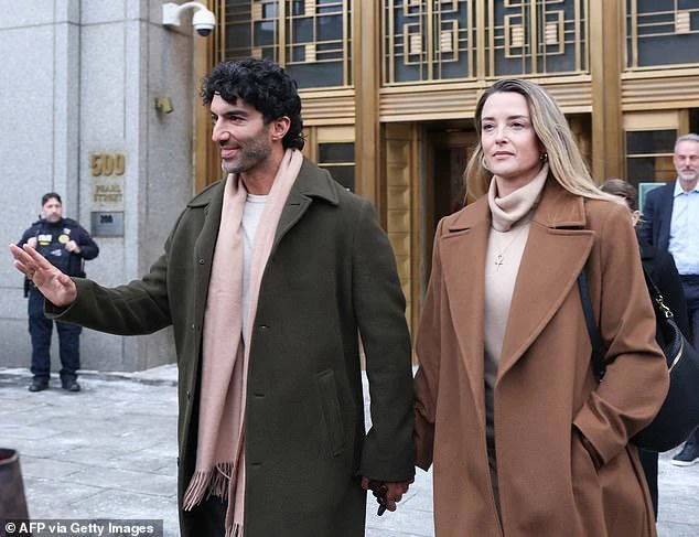 The beauty of Gossip Girl is empty-handed in the lawsuit of being sexually harassed by her co-star - Photo 2