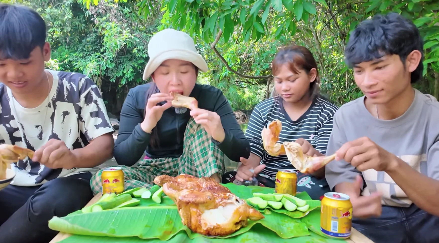 Vợ Sang Vlog lên tiếng về tình trạng nguy cấp của chồng, bị ép làm một điều - Hình 3