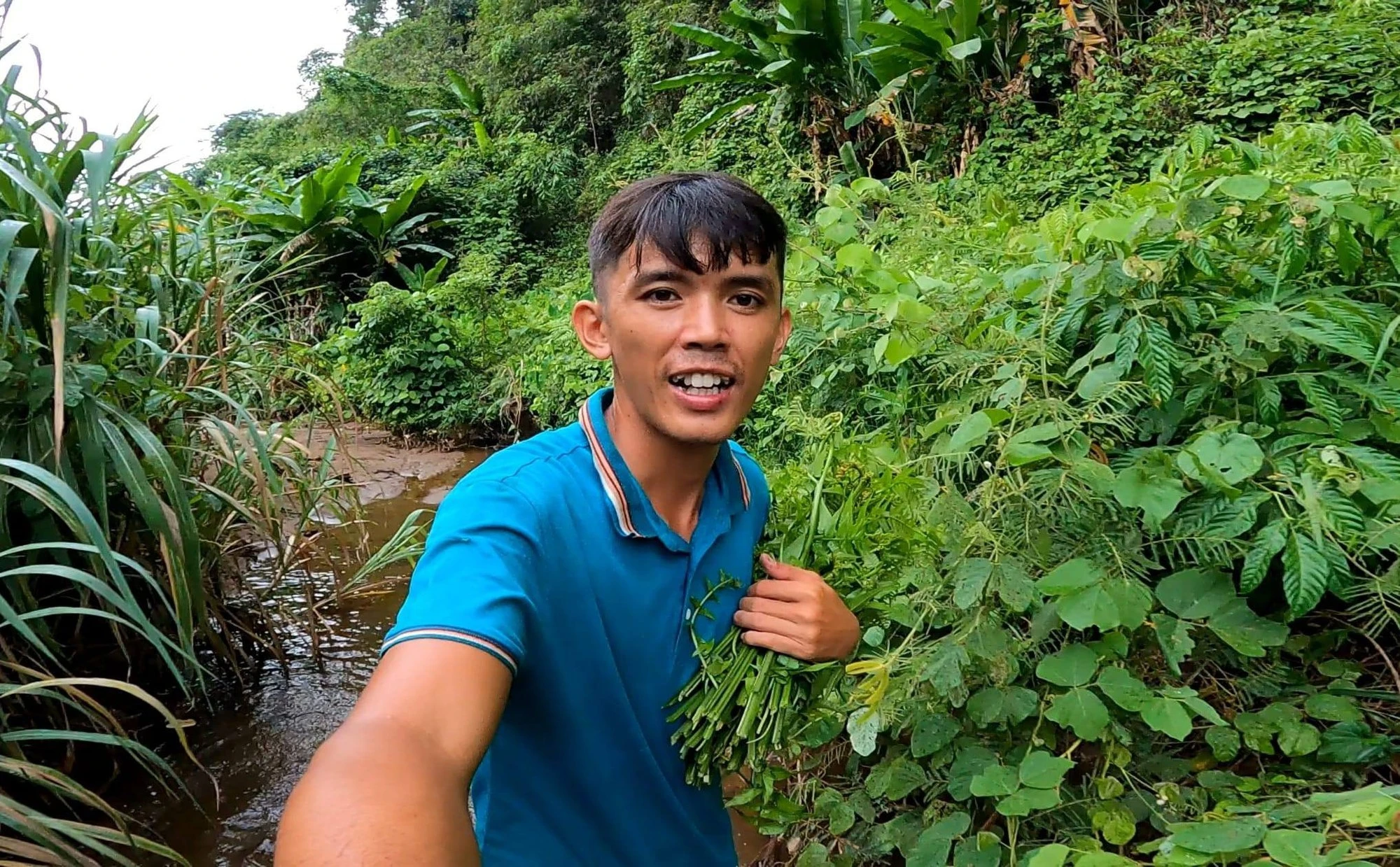 Vợ Sang Vlog lên tiếng về tình trạng nguy cấp của chồng, bị ép làm một điều - Hình 8